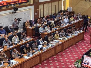 Keuangan BPJS Kesehatan Defisit Rp 5 Triliun