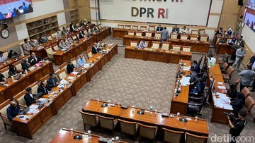 Komisi III DPR dan Pemerintah Sepakat RUU Polri Dibawa ke Paripurna