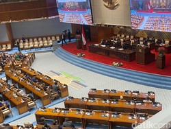 Tok, DPR Sahkan Revisi UU Polri Jadi Undang-undang