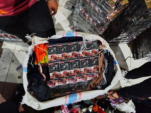 356 Ribu Batang Rokok Ilegal Dikirim ke Aceh, Disamarkan dengan Kain Flanel