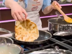 Sajikan Roti Canai, Kontestan MasterChef Ini Bikin Gordon Ramsay Terpukau