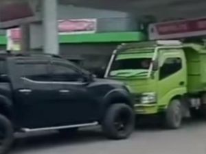 Warga Keluhkan Pelayanan SPBU Tomoni Lutim, Diduga Utamakan Pelangsir BBM