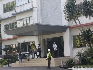 Kortastipidkor Polri Geledah Gedung PT Barata Indonesia di Gresik