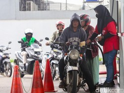 Beratnya Ujian WNI: Upah Kecil, Harga BBM-Suku Cadang Naik Gila-gilaan