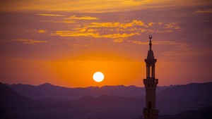 8 Amalan Bulan Muharam Sesuai Sunnah Rasulullah SAW dan Keutamaannya