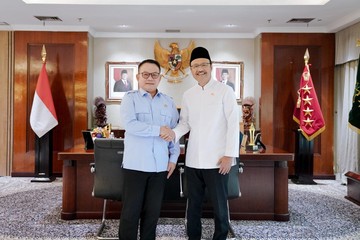 Temui Kepala KSP, Mensos Gus Ipul Bahas Perkembangan Sekolah Rakyat
