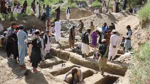 Kuburan Massal Digali, Korban Serangan Udara di Afghanistan Dimakamkan