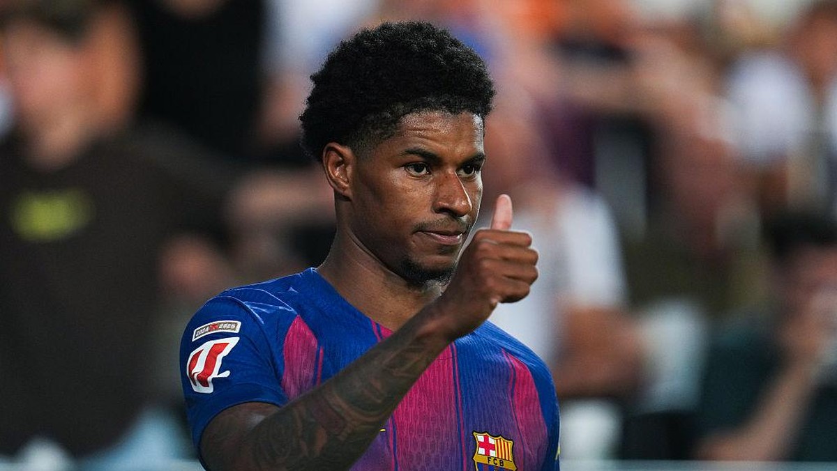 Marcus Rashford tidak jadi dipermanenkan Barcelona. (Getty Images/Aitor Alcalde Colomer)