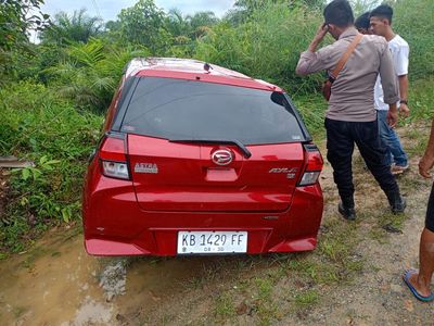 Mobil Kecelakaan Dijarah Habis-habisan