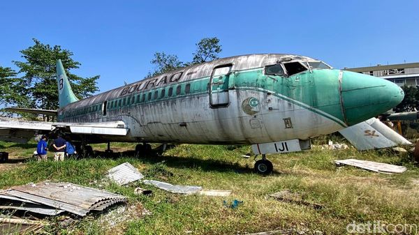 Melihat Lebih Dekat 2 Pesawat Misterius yang Terparkir 20 Tahun di PTDI