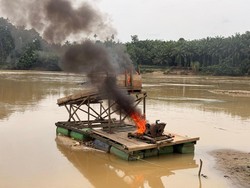 Tambang Emas Ilegal di Sungai Kuantan Diobrak-abrik, 31 Rakit Dimusnahkan