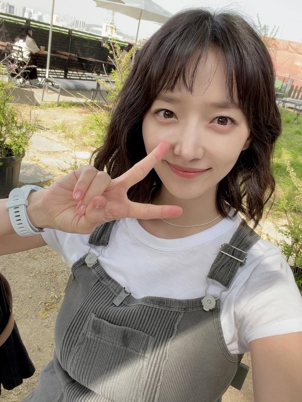 Potret Pyo Ye Jin/ Foto: instagram.com/yjiinp Pyo Ye Jin kembali membawakan peran karismatik dalam drama After the Play Ends. Namun, kali ini sang aktris turut menampilkan sisi manis yang telah lama dinantikan.