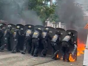 Konstatering Lahan Sengketa di Bone Ricuh, Massa Lempar Batu-Bom Molotov