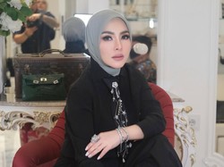 Video: Syahrini Pakai Aksesori Rp 44,5 M, Seharga Rumah Mewah!