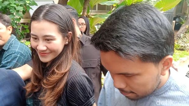 Thariq Halilintar dan Aaliyah Massaid di Polda Metro Jaya, Rabu (10/6/2026).