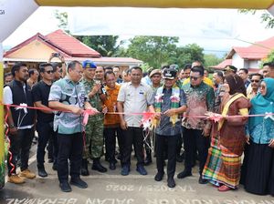 Pengaspalan Jalan 3 Km di Bone Rampung, Andi Asman: Ekonomi Pasti Melejit