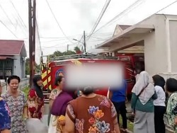 Video: Viral! Emak-emak di Medan Tegur Mobil Damkar Kirim Air ke Rumah Pejabat