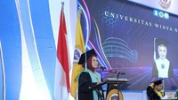 Viral Pidato Wisudawati Asal Palu di Atas Podium, Bikin Satu Aula Menangis