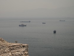 Sinyal Pembukaan Selat Hormuz hingga Harga Minyak Dunia Turun
