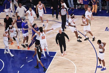 Knicks Bangkit dari Defisit 29 Poin, Taklukkan Spurs dan Dekati Gelar NBA