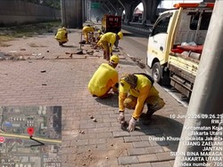Trotoar di Koja yang Sempat Dibongkar Maling Kabel PJU Kini Diperbaiki