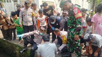 Temuan Diduga Janin Bayi Mengambang di Kali Bikin Geger Warga Depok