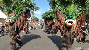 Potret Ragam Seni Budaya Khas Ciamis di Galuh Ethnic Carnival