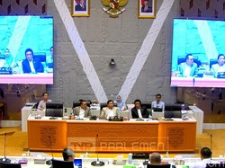Wamenhub Bilang Menhub Menghadap Prabowo, Rapat Komisi V DPR Ditunda