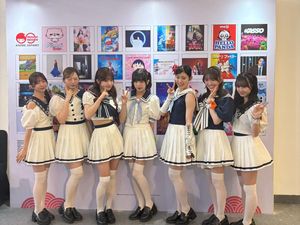 Pertamakali ke RI, Shiritsu Ebisu Chugaku Jatuh Hati pada Fans dan Mi Goreng