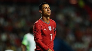 Ronaldo Jangan Pensiun Dulu, Mainlah Beberapa Tahun Lagi