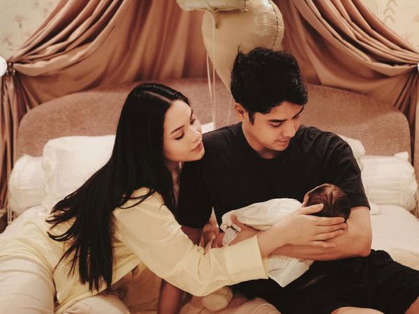 7 Potret Manis Alyssa Daguise & Al Ghazali Rayakan 1 Bulan Baby Soleil