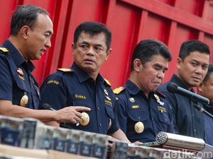 8,2 Juta Batang Rokok Ilegal Diselundupkan Pakai Pakan Ternak