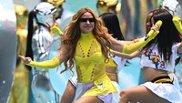 Foto: Gaya All Out Shakira di Opening Piala Dunia 2026, Pakai Baju Off-White