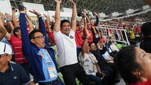 Suporter Gaungkan Terima Kasih Gubernur di Semifinal Piala AFF U-19