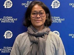 Jadi Dosen Tamu di Kampus China, Peneliti UI Bahas Kesenjangan Digital pada Era AI