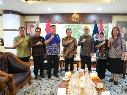 Mendagri Minta Daerah Perbanyak Nobar Piala Dunia demi Gerakkan Ekonomi