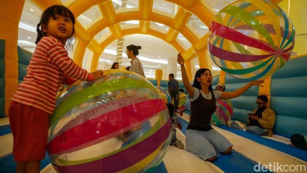 Keceriaan Anak-anak Warnai Awal Musim Liburan