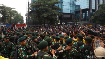 TNI Jelaskan Pengerahan Prajurit Ikut Amankan Demo di Tosari Jakpus