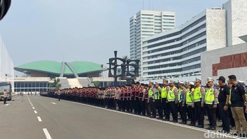 Kapolda Metro Pimpin Apel Kawal Demo di DPR, Tekankan Pelayanan Humanis