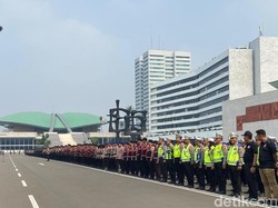 Kapolda Metro Pimpin Apel Kawal Demo di DPR, Tekankan Pelayanan Humanis