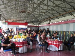 Momen Hangat Kapolda Riau dan Ojol Kamtibmas Nobar Piala Dunia di Mako Brimob