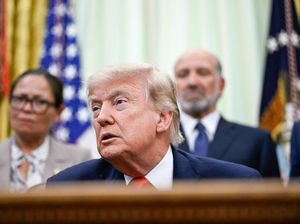 Trump Sebut Kesepakatan Akhiri Perang dengan Iran Ditandatangani Hari Ini