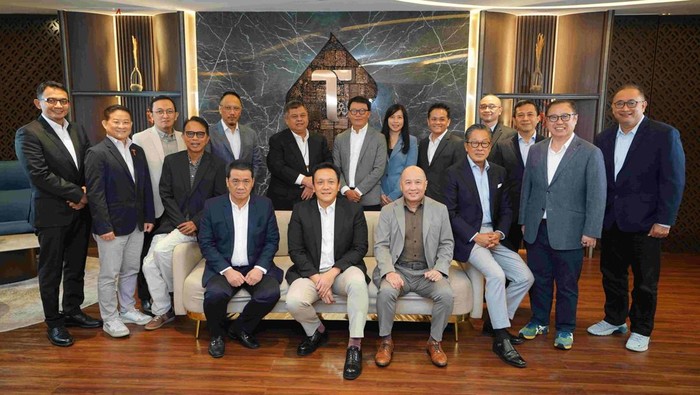 Susunan Dewan Komisaris dan Direksi Telkomsel.