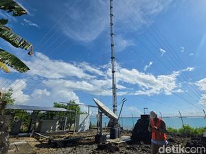 Bakti Komdigi Kerahkan Internet Satelit Buat Sekolah Rakyat-Koperasi Merah Putih