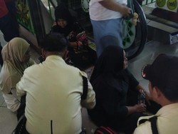 Eskalator Pasar Tanah Abang Eror Bikin 3 Ibu-ibu Jatuh hingga Luka