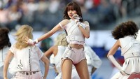Lisa Tampil di Opening World Cup 2026 Bawakan 'Goals', Gaya Seksi Serba Putih