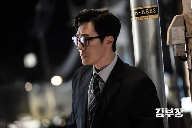 So Ji Sub kembali menghiasi layar televisi sejak 4 tahun silam melalui peran menantang di drama 'Agent Kim Reactivated'.