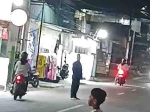 Pria Diduga ODGJ di Kapuas Bikin Resah, Berkeliaran hingga Terjun ke Sungai