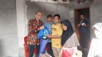 Sekda OKU Serahkan Bantuan untuk Korban Kebakaran di Pasar Baru
