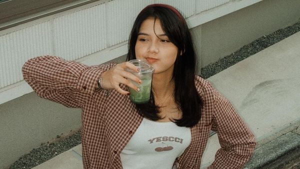 Callista Arum Santai Ngemper di Jepang Sambil Nyeruput Matcha